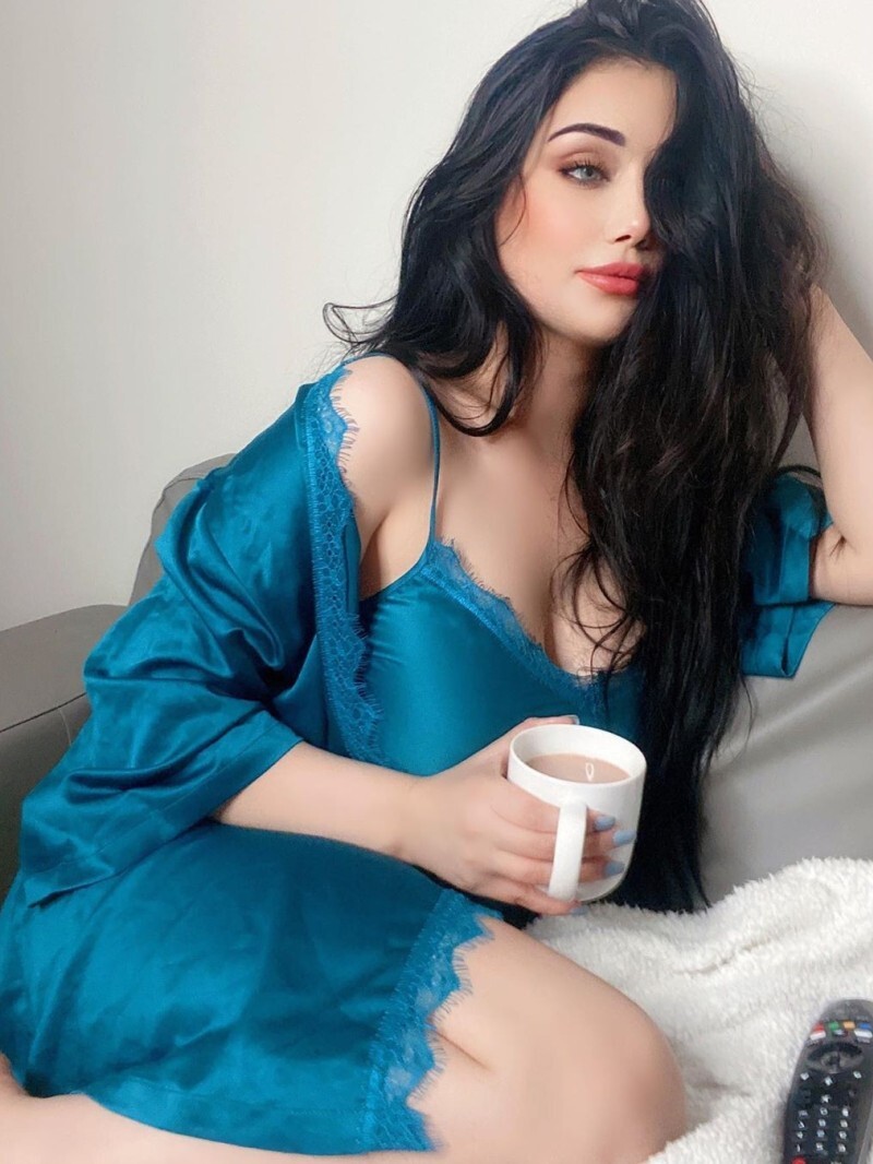 Путана Лера Брюнетка c 3 размером груди у метро Комендантский проспект Санкт-Петербург Фото - 2