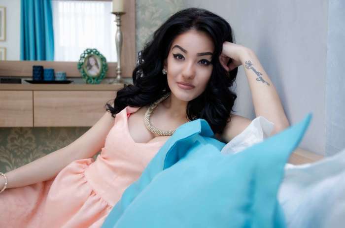 Путана Слава Брюнетка c 2 размером груди у метро Василеостровская Санкт-Петербург Фото - 3