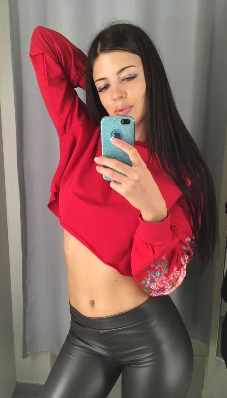 Индивидуалка Лена Брюнетка c 2 размером груди у метро Площадь Александра Невского Санкт-Петербург Фото - 1