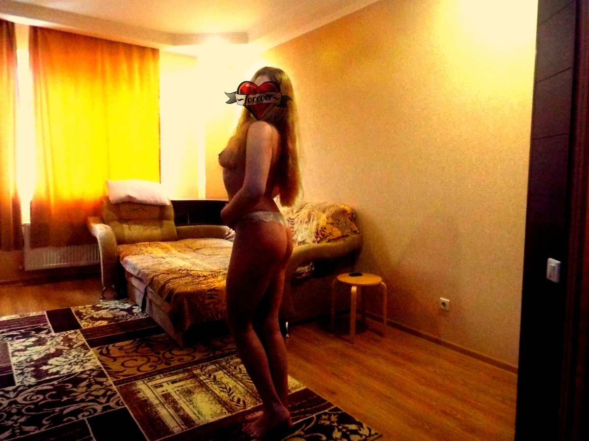 Индивидуалка Кристи Блондинка c 3 размером груди у метро Волковская Санкт-Петербург Фото - 1