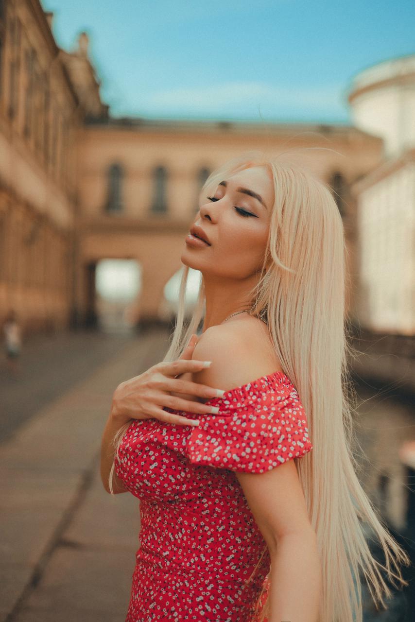 Путана Алиса Блондинка c 2 размером груди у метро Московская Санкт-Петербург Фото - 2