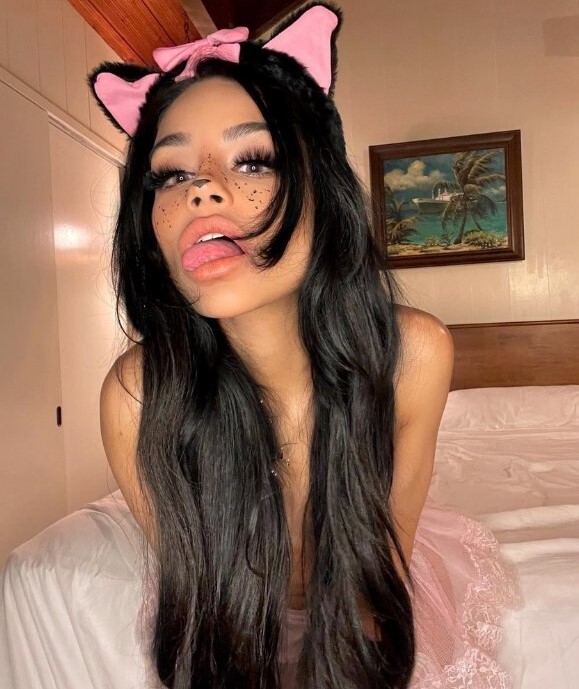 Путана Диодора Брюнетка c 3 размером груди у метро Гостинный Двор Санкт-Петербург Фото - 3